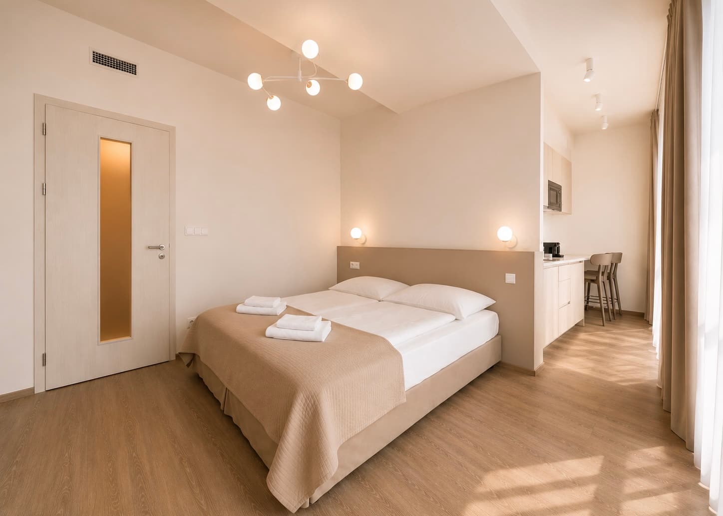 Queen-size Studio